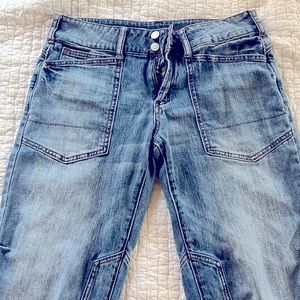 Anthropologie Pilcro The Wanderer cropped jean. Size 27